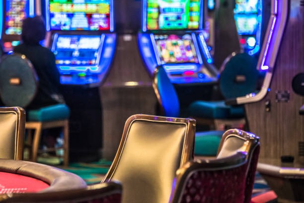 jabar toto Android app showing live blackjack table with dealer video, betting interface, and chat